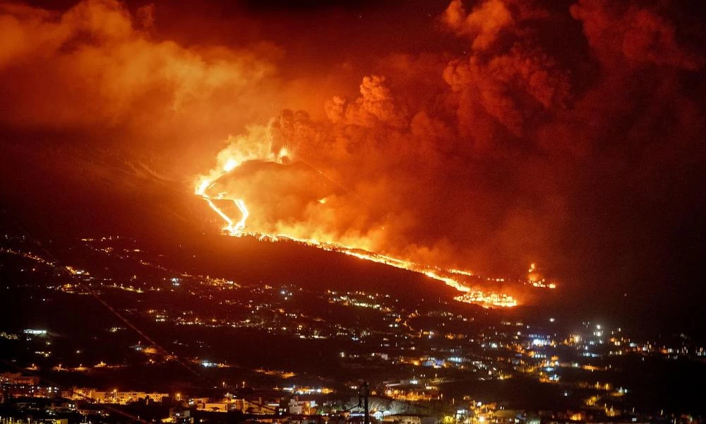 Λα Πάλμα: Lockdown για 30.000 κατοίκους λόγω τοξικών αερίων από το ηφαίστειο